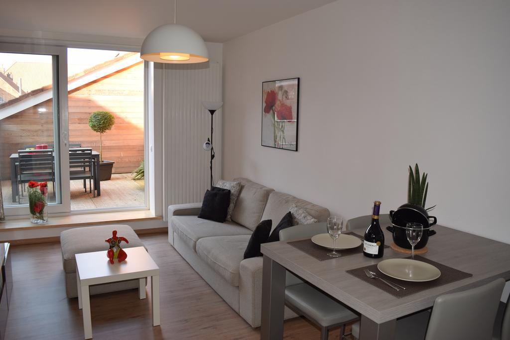 Apartment Aurora Ипер Екстериор снимка